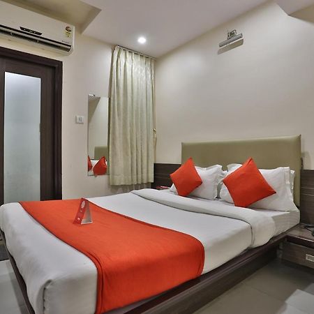 New Rajdhani Hotel Vadodara Zewnętrze zdjęcie