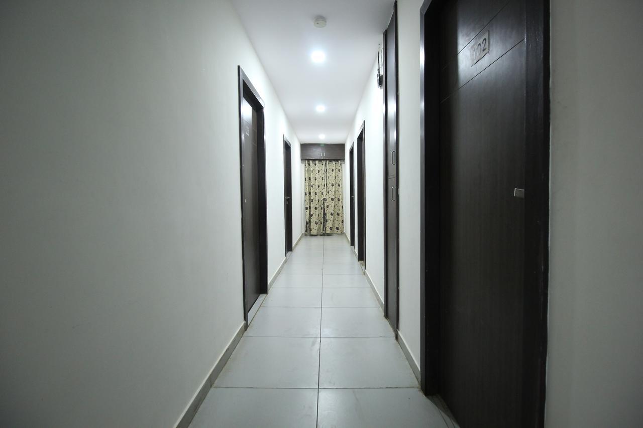 New Rajdhani Hotel Vadodara Zewnętrze zdjęcie