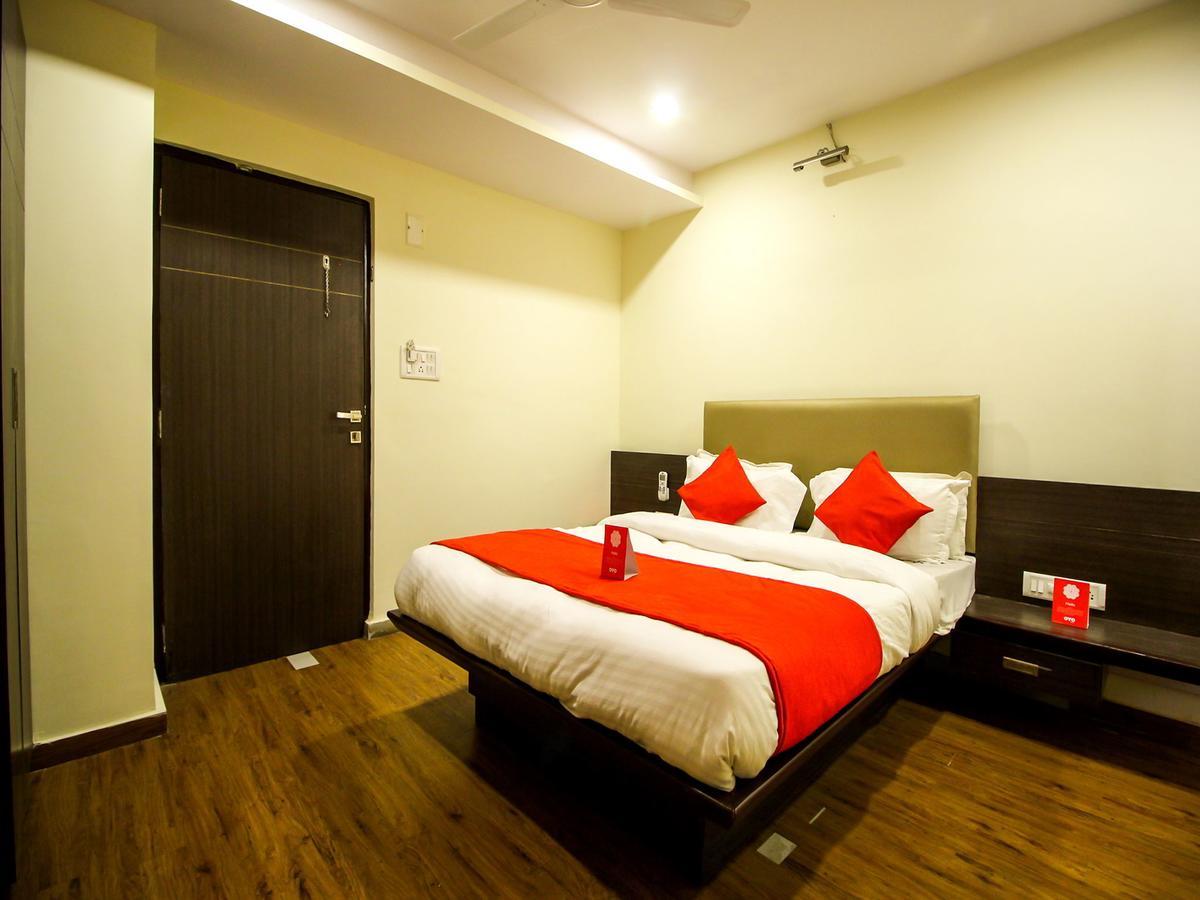 New Rajdhani Hotel Vadodara Zewnętrze zdjęcie
