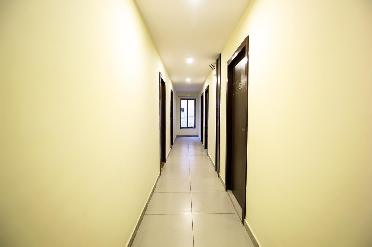 New Rajdhani Hotel Vadodara Zewnętrze zdjęcie