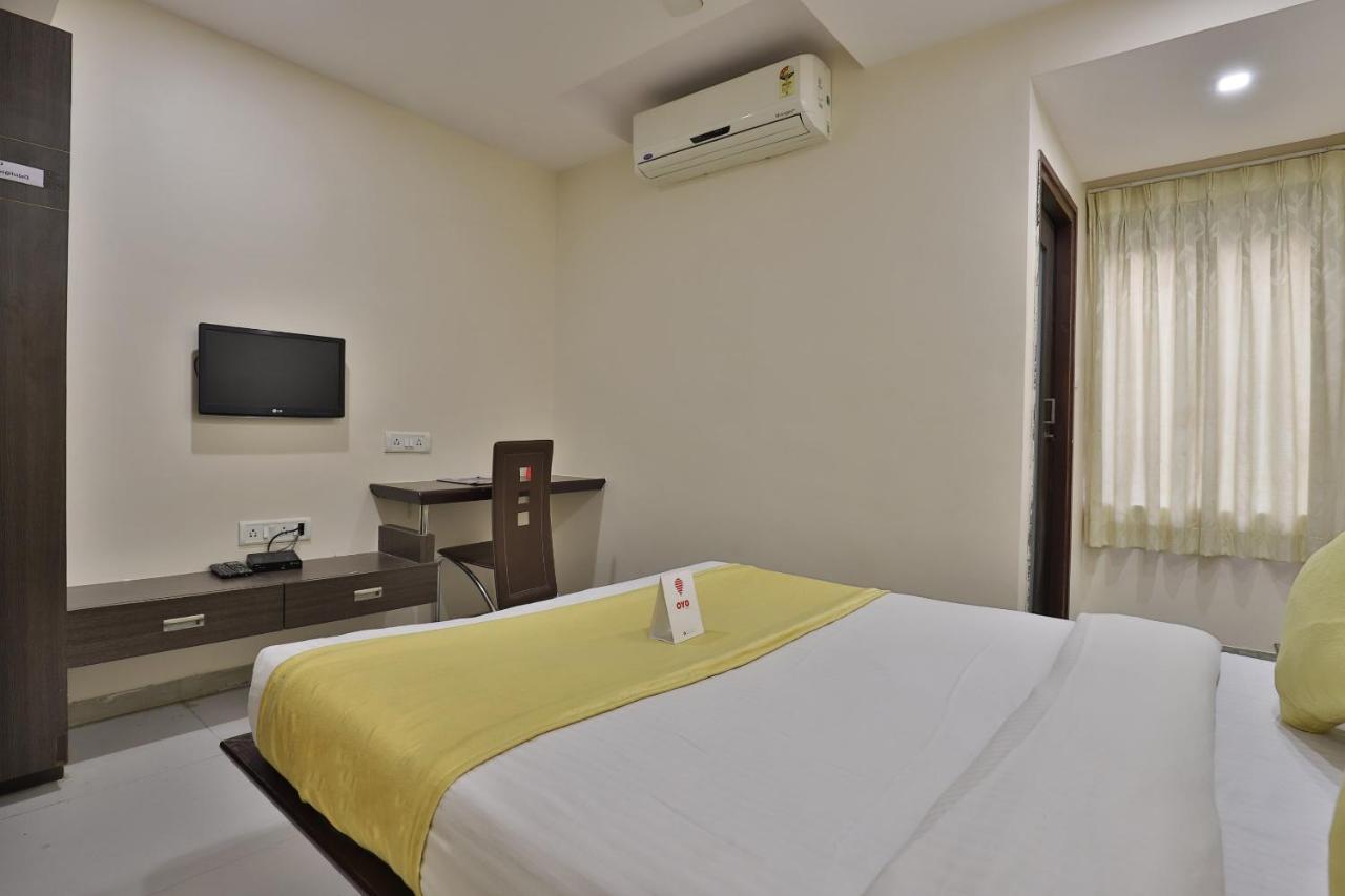 New Rajdhani Hotel Vadodara Zewnętrze zdjęcie