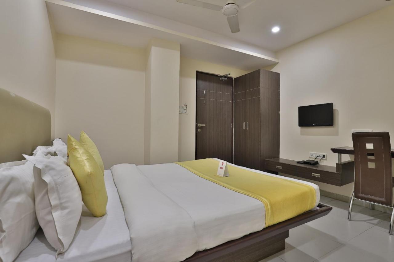 New Rajdhani Hotel Vadodara Zewnętrze zdjęcie